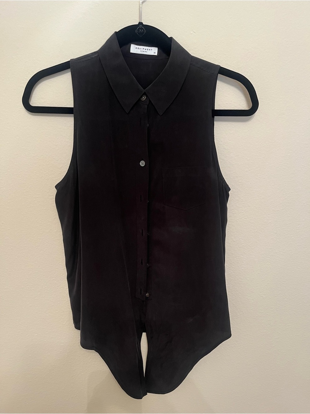 Equipment Black Sleeveless 100% Silk Button-Front Blouse with tie option